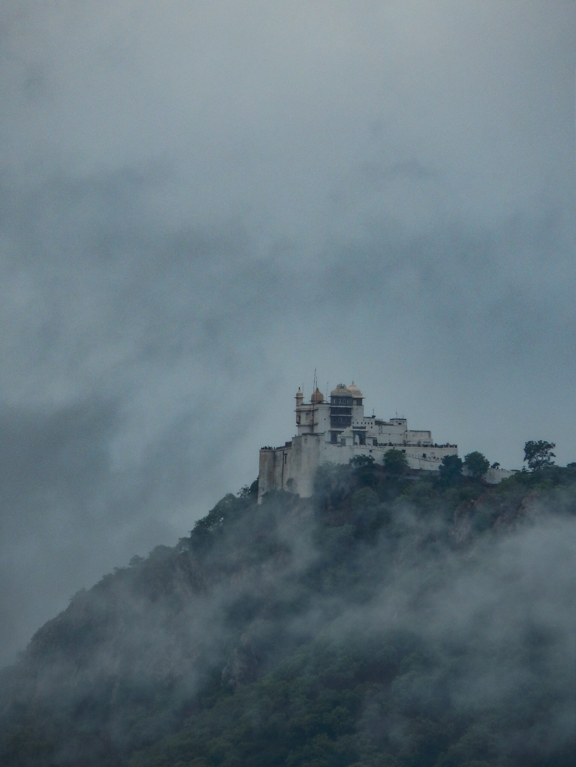 Monsoon Palace/Sajjan Garh