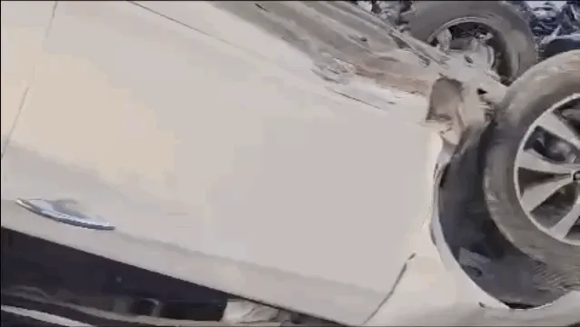 उदयपुर में तेज रफ्तार कार का कहर: नाश्ता कर रहे दो लोगों को कुचला, मौत; टक्कर से 20 फीट दूर जा गिरा ठेला