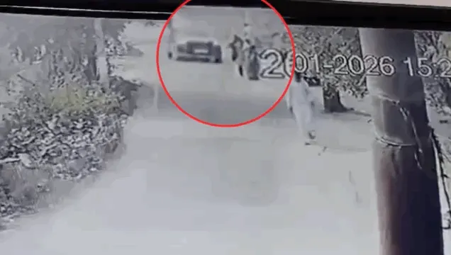 उदयपुर में तेज रफ्तार कार ने दो महिलाओं को मारी टक्कर, 50 फीट तक घसीटा, उछलकर सड़क पर गिरी