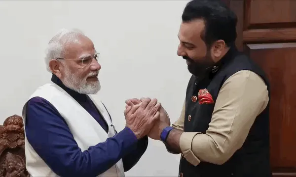 डॉ. लक्ष्यराज सिंह ने प्रधानमंत्री मोदी को दिया मेवाड़ आने का न्योताः संसद भवन में परिवार सहित करीब आधे घंटे तक हुई शिष्टाचार मुलाकात