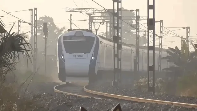 उदयपुर-अहमदाबाद के बीच कल से दौड़ेगी वंदे भारत ट्रेन, 4 घंटे में पूरा होगा सफर