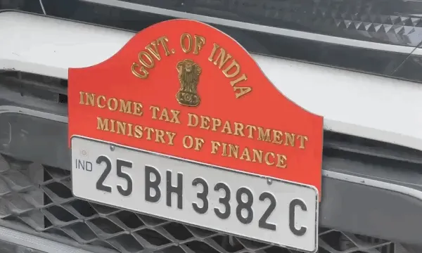 उदयपुर के सन एंड मून रेस्टोरेंट और सिएरा होटल पर रेड: IT को टैक्स चोरी की मिली थी शिकायत, बैंक खातों-दस्तावेज़ों की जांच में जुटी टीमें