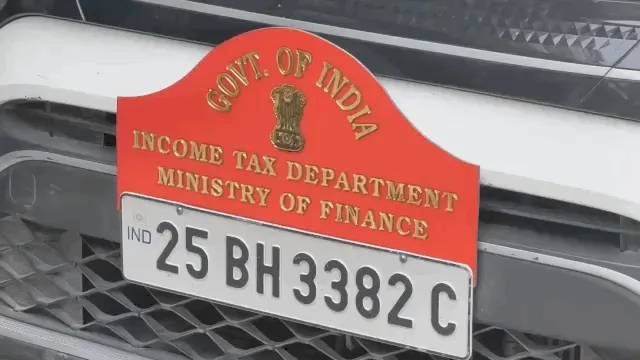 उदयपुर के सन एंड मून रेस्टोरेंट और सिएरा होटल पर रेड: IT को टैक्स चोरी की मिली थी शिकायत, बैंक खातों-दस्तावेज़ों की जांच में जुटी टीमें