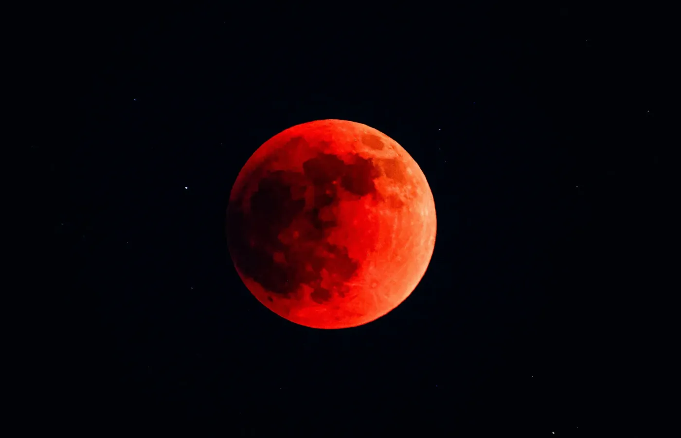 चंद्रग्रहण के चलते उदयपुर के मंदिरो में नहीं खेली होली; शाम 7 बजे शुद्विकरण और पूजा के बाद दर्शन शुरू हुए, प्रभु को कल लगेगी अबीर-गुलाल