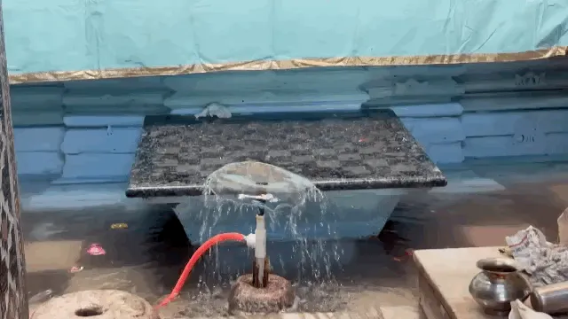 उदयपुर के जगदीश मंदिर में गर्मी से बचाव के खास इंतजाम: ठाकुरजी के लिए एसी-फाउंटेन, श्रद्धालुओं हेतु ग्रीन शेड, कूलर और रेड कारपेट की सुविधा