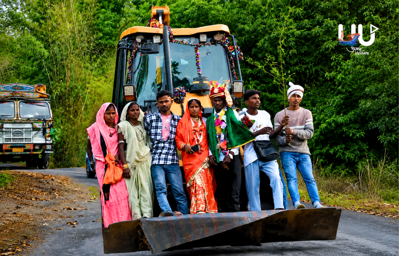 “ये तो पहली बार देखा!” उदयपुर में कार नहीं, JCB में घर आई दुल्हनिया; विदाई का VIDEO सोशल मीडिया पर वायरल, दूल्हा बोला- “सपना था, आज पूरा हो गया…”