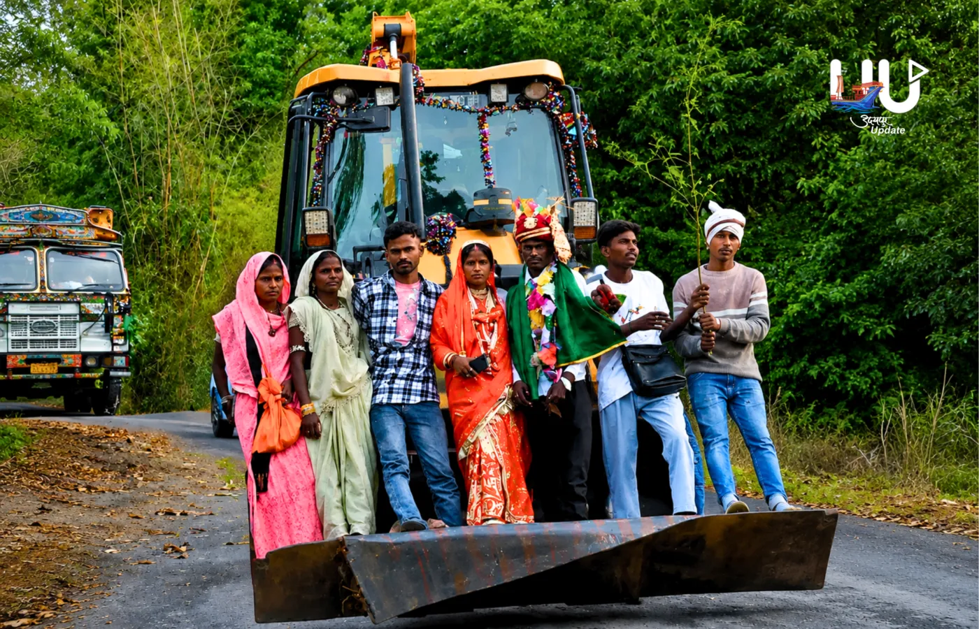 “ये तो पहली बार देखा!” उदयपुर में कार नहीं, JCB में घर आई दुल्हनिया; विदाई का VIDEO सोशल मीडिया पर वायरल, दूल्हा बोला- “सपना था, आज पूरा हो गया…”