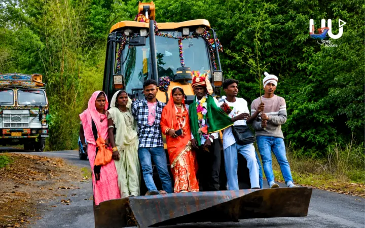 “ये तो पहली बार देखा!” उदयपुर में कार नहीं, JCB में घर आई दुल्हनिया; विदाई का VIDEO सोशल मीडिया पर वायरल, दूल्हा बोला- “सपना था, आज पूरा हो गया…”